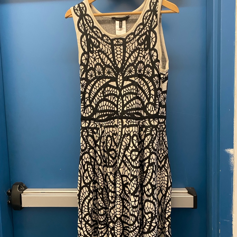 Elegant Black and Cream Lace Dress